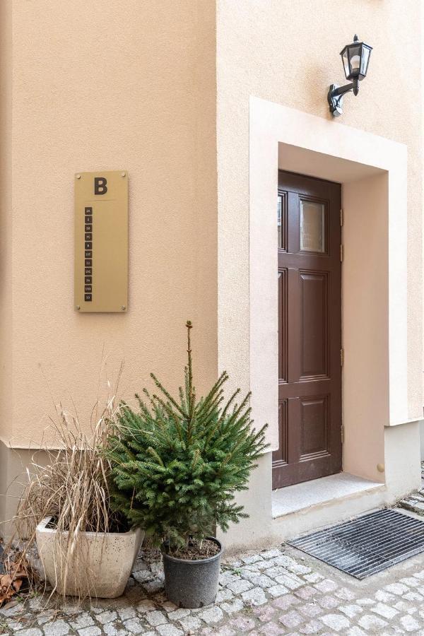 Golden Circles No.2 Apartment *